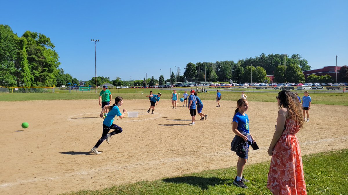 CHCSprincipal's tweet photo. More field day fun at CHCS! https://t.co/9QL0o9Y1jE