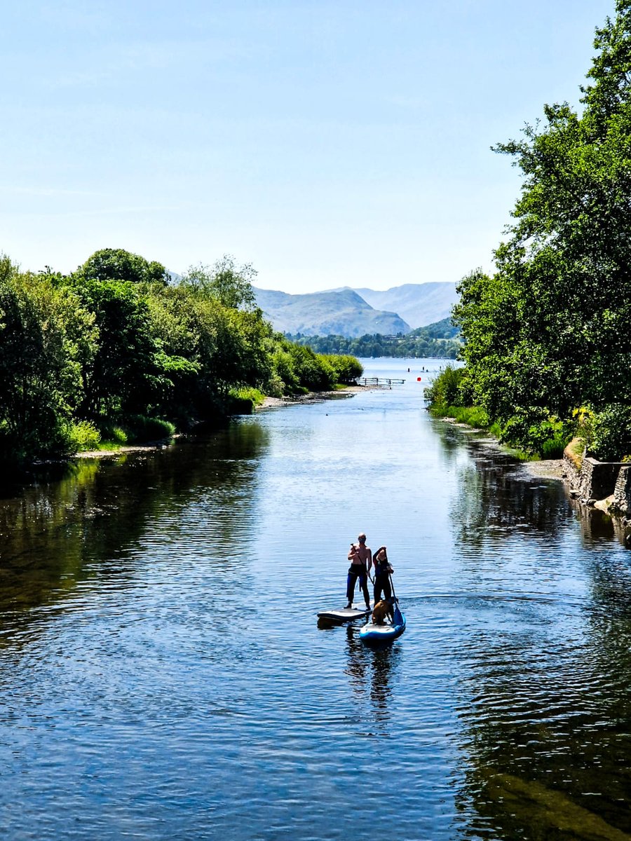 AllanRimmer2's tweet photo. Puddles, paddle boards and Pooley Bridge. https://t.co/v9ZPhgrE4Z