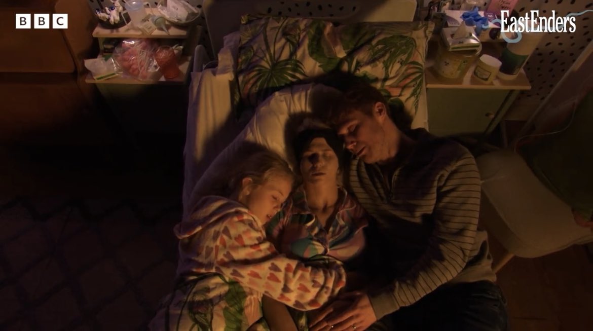 “She did it on purpose Jay. She did it for us”… the strongest words to come out of a girl who’s just lost her mum. I know it’s only a soap, but it’s reality for some people. Sometimes, those simple words are what you need to get through! 🕊️ #EastEnders