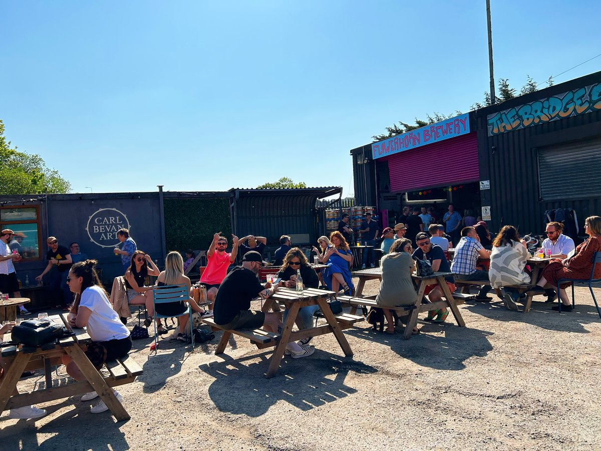 🍺Flowerhorn Brewery Beer Garden🍺
Get down to the yard for another weekend full of sun, pints, street food and music!
We’re open:
🍺Fri 3pm-11pm with <a href="/Mr_Croquewich/">Mr Croquewich</a> 
🍺Sat 12pm-11pm with <a href="/Mr_Croquewich/">Mr Croquewich</a> 
🍺Sun 12pm-10pm with @SLIZZA_PIZZA and Qs Records