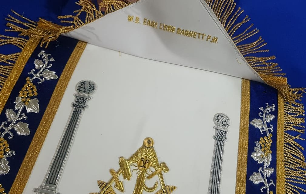 Custom personalized apron, designed and Crafted by w2emh.net top quality bullion hand embroidery and lambskin. 
✉️ w2emh@wix.net  🕸️ w2wemh.net 
🤙 +1 (209) 598-2796
🤙 +1 (662) 424-2920