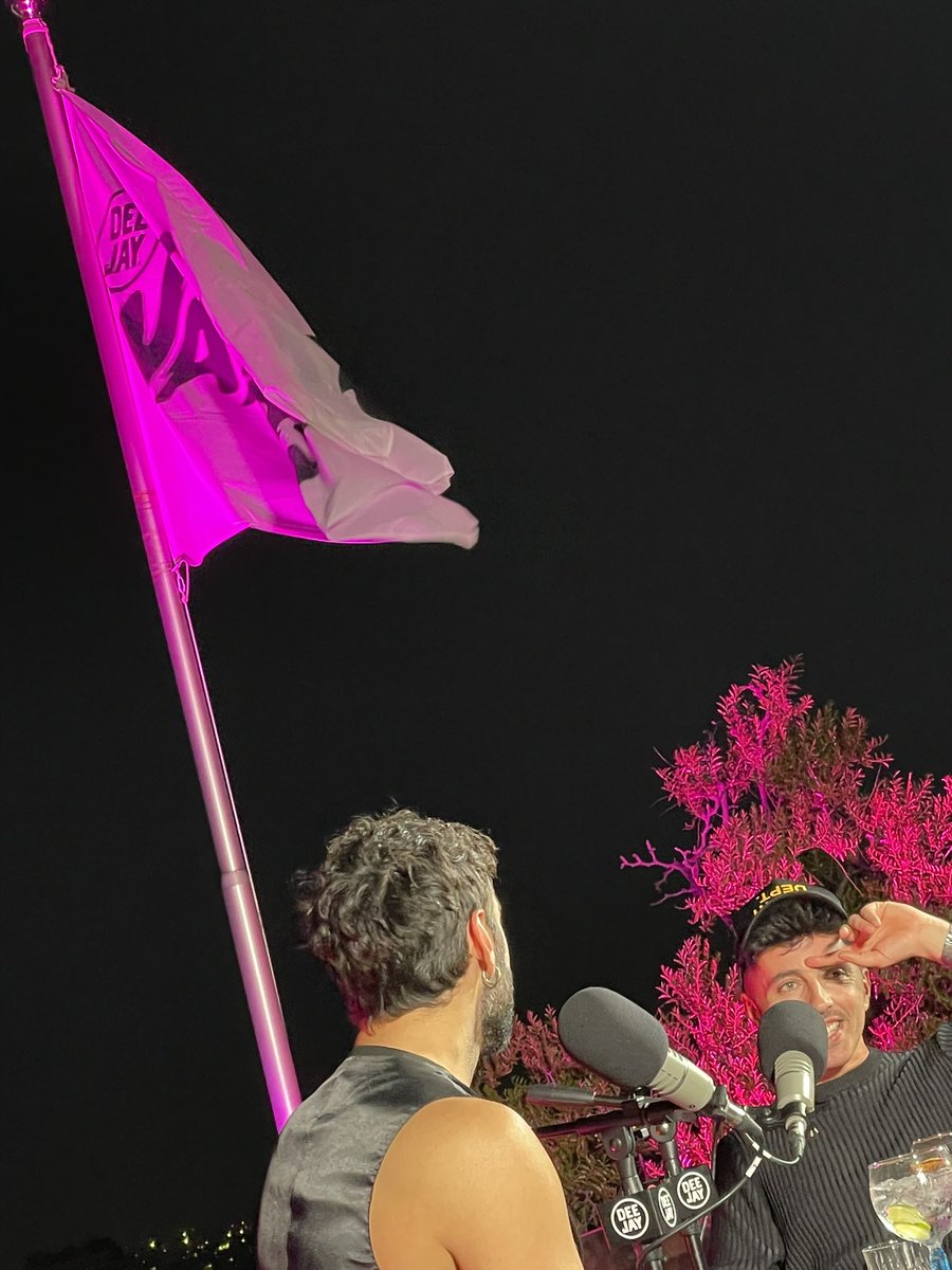 mengonimarco's tweet photo. Grazie @radiodeejay 
Ciao Milano ❤️

#materiaPRISMA https://t.co/Ss7ZJCESDZ