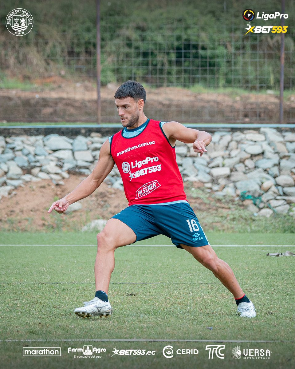 GuayaquilCityFC's tweet photo. 💪🏼¡Jornada de miércoles! 

☑️ De la mano de nuestro DT 👨🏻‍🏫 @pogaso, trabajamos pensando en el encuentro ante @TecnicoUOficial 

📍 Club Hanna 

#VamosCity #ElEquipoDeLaCiudad #LigaProBet593 #Bet593Oficial https://t.co/jtoKVM4K1d