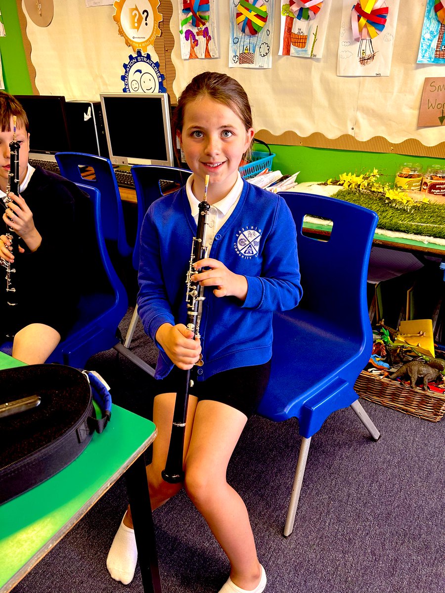 DGCIMS's tweet photo. Today was a very exciting day in @dgcouncil as Eastriggs Primary pupils embarked on an oboe project with woodwind instructor Rebecca πΆ#YoungMusicians #oboe @annan_academy #YMusicMatters @DGWGO https://t.co/3Oh7N4VNyK