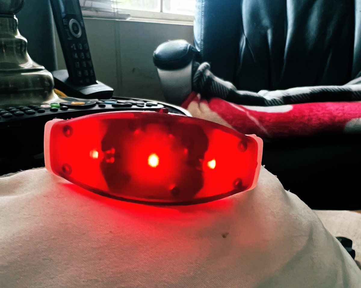 Fancyreba1's tweet image. It still works 🫠 #RebaInConcert 💃