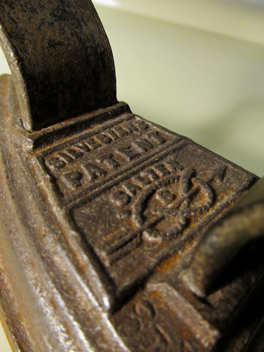 MaLanterne's tweet photo. Antique Collectible Sylvester Patent Salter Sad Iron Primitive Country Sad Flat Clothing Iron Door Stop Flat Sad Iron Number 0 https://t.co/2wmQA7SHrJ #Retro #Sales #Home decor #Free shipping #Music #Vintage #Coronation #Charles III #SadIron https://t.co/RPhoIOcTnu