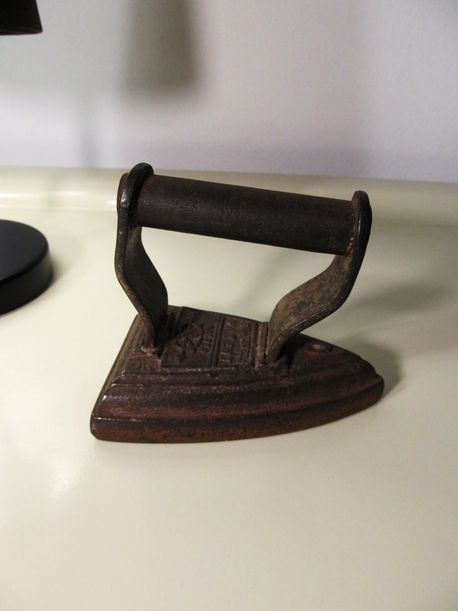 MaLanterne's tweet photo. Antique Collectible Sylvester Patent Salter Sad Iron Primitive Country Sad Flat Clothing Iron Door Stop Flat Sad Iron Number 0 https://t.co/2wmQA7SHrJ #Retro #Sales #Home decor #Free shipping #Music #Vintage #Coronation #Charles III #SadIron https://t.co/RPhoIOcTnu