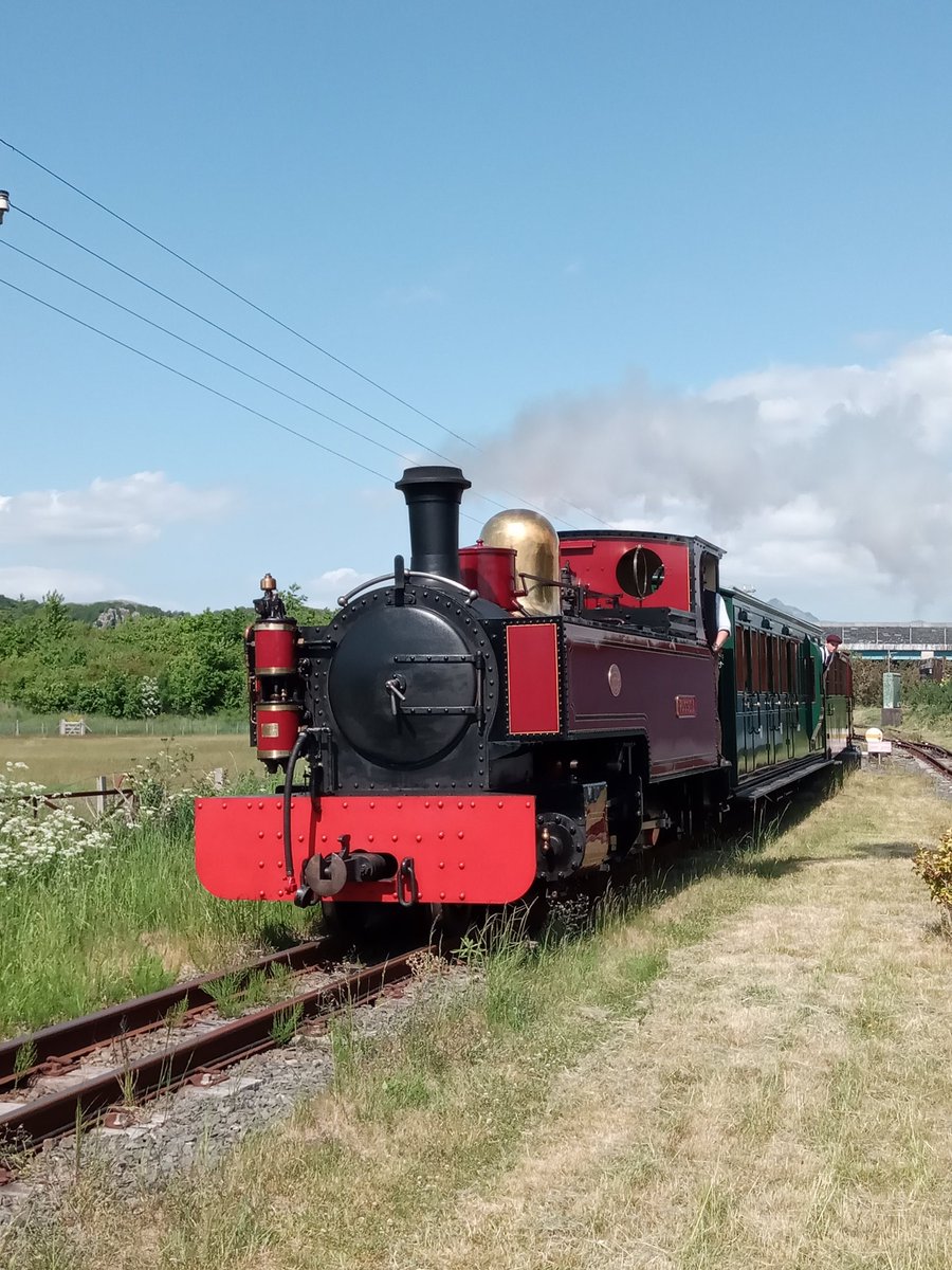 @DSNGRR Happy birthday K-28! 🎂

Greetings from the #narrowgauge Welsh Highland Heritage Railway in #Porthmadog whr.co.uk 🏴󠁧󠁢󠁷󠁬󠁳󠁿 

Two days ago our Hunslet 2-6-2T #Russell was 117 years-young.