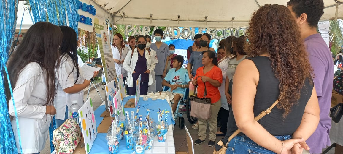 HRosalesSV's tweet photo. Con el propósito de promocionar los servicios de atención integral y diferenciada que ofrece el Hospital Rosales a los adolescentes, éste día se llevó a cabo con mucho éxito la primera “Feria de Salud para adolescentes”. https://t.co/aQySyLWBfC