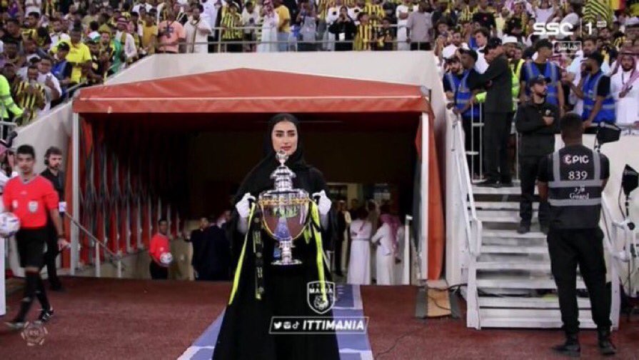 ALMNBHER's tweet photo. عز يامال العز يا #الاهلي💚 https://t.co/3BC1uxHFQy