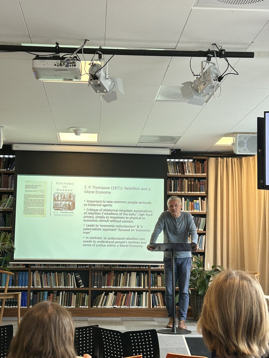 MCAStoen's tweet photo. Great second day of the course “Political ecology of land and food systems” with talks by @torbenja and Michael Watts @UiB @PolEcoNet https://t.co/4fJ37zaVcr