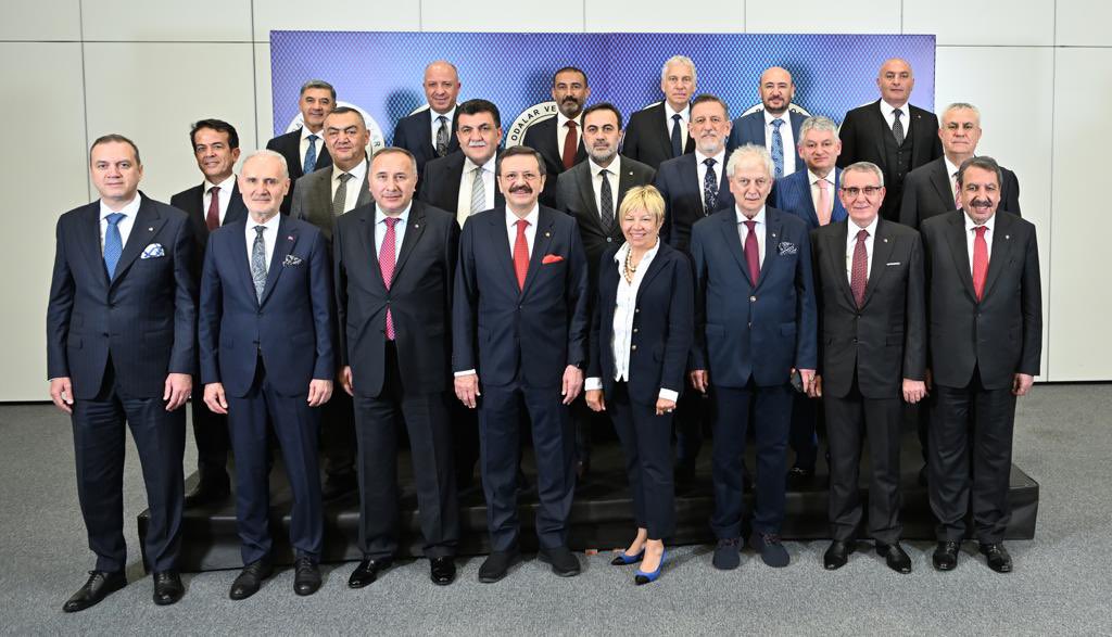 TOBB’un 79. Genel Kurulu’nda Yönetim Kurulu’na seçildik. Bu dönem Ticaret Odalarını temsilen Başkan Yardımcısı olarak görev aldık .
Sn <a href="/RHisarciklioglu/">Rifat Hisarcıklıoğlu</a>’un başkanlığında TOBB çatısı altında ülkemiz ekonomisi ve iş dünyamız için var gücümüzle çalışacağız.
<a href="/TOBBiletisim/">TOBB</a>