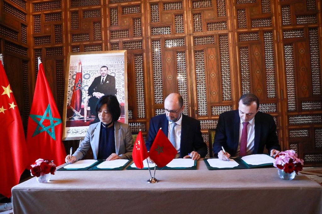 MustaphaElasri9's tweet photo. ☆ المجموعة الصينية الأوربية Gotion High Tech 🇨🇳🇪🇺 تقرر استثمار 6.5 مليار دولار بالمغرب🇲🇦 في أول مصنع عملاق لإنتاج بطاريات السيارات الكهربائية وأنظمة تخزين الطاقة في إفريقيا. المشروع سيخلق 25.000 منصب شغل. https://t.co/dmgZooZ1yv