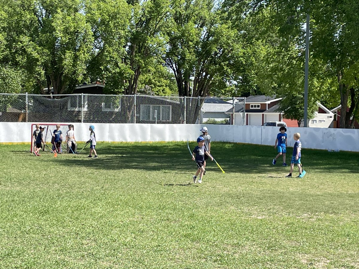 PrincipalMrW's tweet photo. Who needs ice??? Our #HughCairnsVC students use our hockey rink year round to stay active. #Move2Grow https://t.co/ng0yNmY0cd