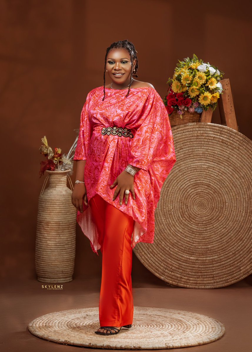 Skylenzz's tweet photo. Show your sparkle ✨
📸 Skylenz Photography
.
.
.
.
.
.
.
#skylenzstudios #abujastudios #abujaphotographers #kadunafashiondesigner #bellanaijaweddings #abujaweddings #kadunaweddings #northernweddings #eventphotography #eventplanner #makeupblogger #eventplanner #eventstylist https://t.co/aAv0u2Bio5