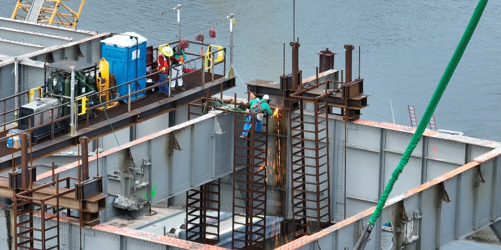 Kiewit and our JV partner, Massman Construction, were selected to reconstruct I-30 over the Arkansas River, tear down the old river bridge and build a new one.

The project is at 60% completion, with the team recently constructing the first portion of the new bridge.