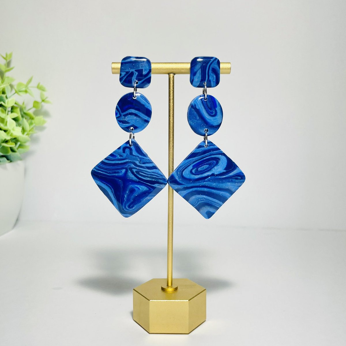 CraftswithM's tweet photo. These earrings are from other galaxy 🌌💙 How cute 🤩
#galaxy #earrings #handmade #jewerly #smallbusiness #trending #instagram #inspiration #cute #supportsmallbusiness #shoplocal #shopsmall #shopping #craftswithmaxiel #craft https://t.co/vuzhIAmUH8