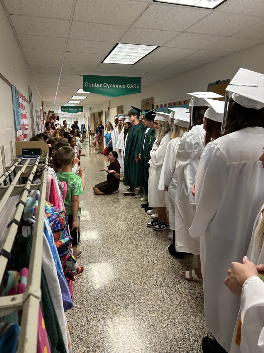 Mayfield_Center's tweet photo. Loved seeing our graduating Cyclones today!  Congrats to all and best wishes as you step into your next adventure! #luckytobeacyclone #mychoicemayfield https://t.co/9StV0VSTXH