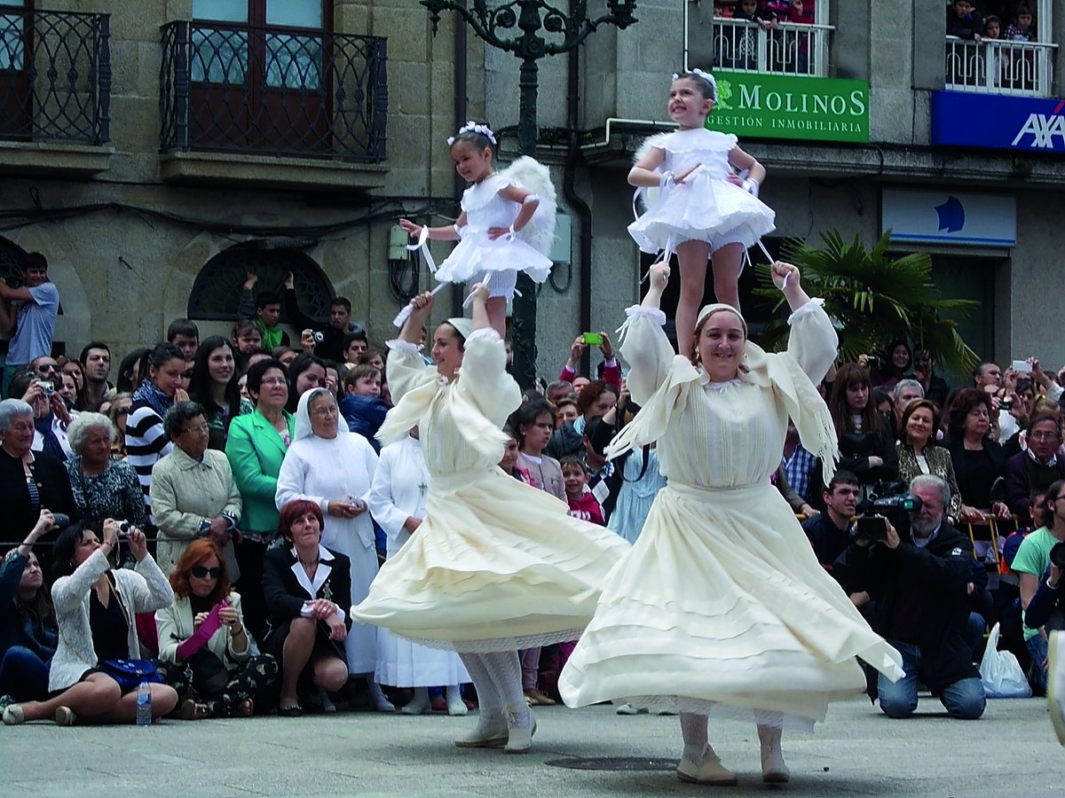 Nunha semana daremos inicio a unha nova edición da Festa do Coca de #Redondela!

Unha Festa declarada de Interese Turístico de Galicia que celebra o sometemento do monstro da Coca que tiña atemorizada á vila

Do 7 ao 11 de xuño

#OrixeRíasBaixas #RíasBaixas #PontevedraProvincia