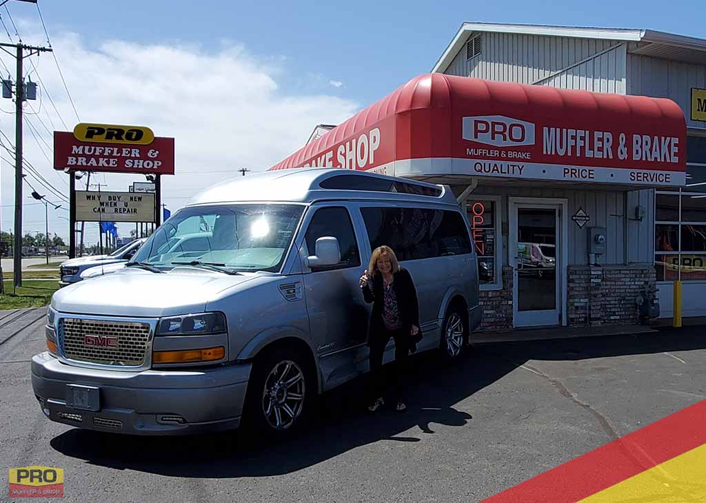 Kim, thank you for trusting the team at #ProMufflerAndBrake to put new brakes on your 2015 #GMC #Savana conversion van. 

It's always good to see a repeat client and spend a few minutes visiting.

#brakes #brakepads #muffler #exhaust #converters  #stjoe #swmichigan #michigan