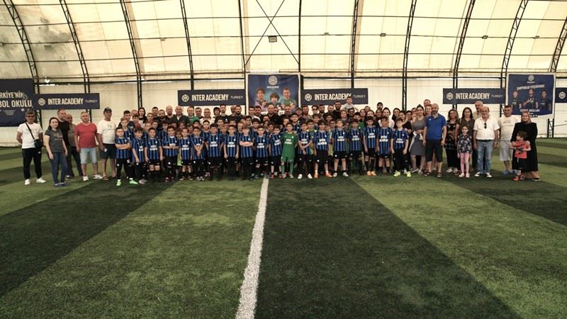 Inter Antrenörü Stefano Co, Erdemli ’de antrenmana katıldı
internethaberajansi.com.tr/haber/inter_an…