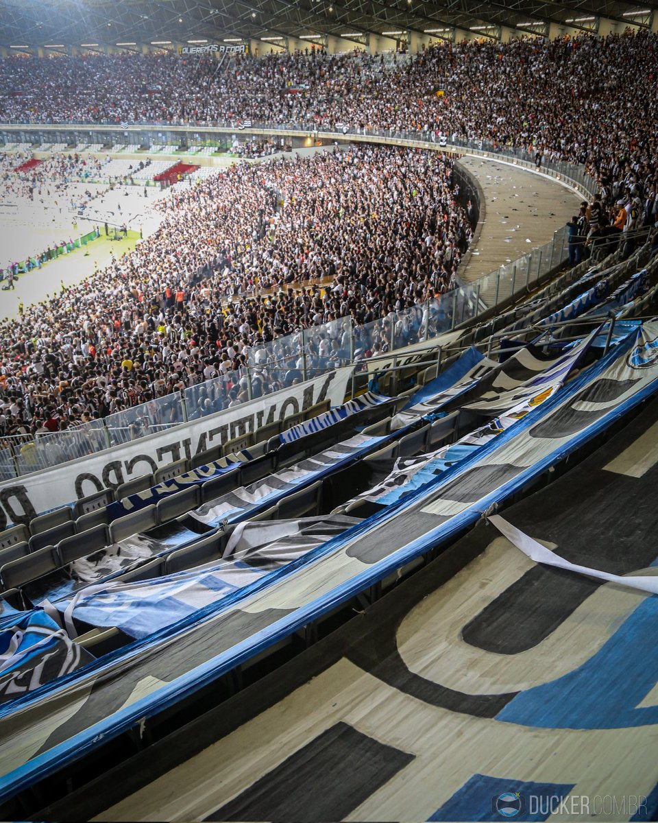 Ducker_Gremio's tweet photo. Que seja uma baita noite de Grêmio no Mineirão hoje! https://t.co/IEWIFvv3ZA