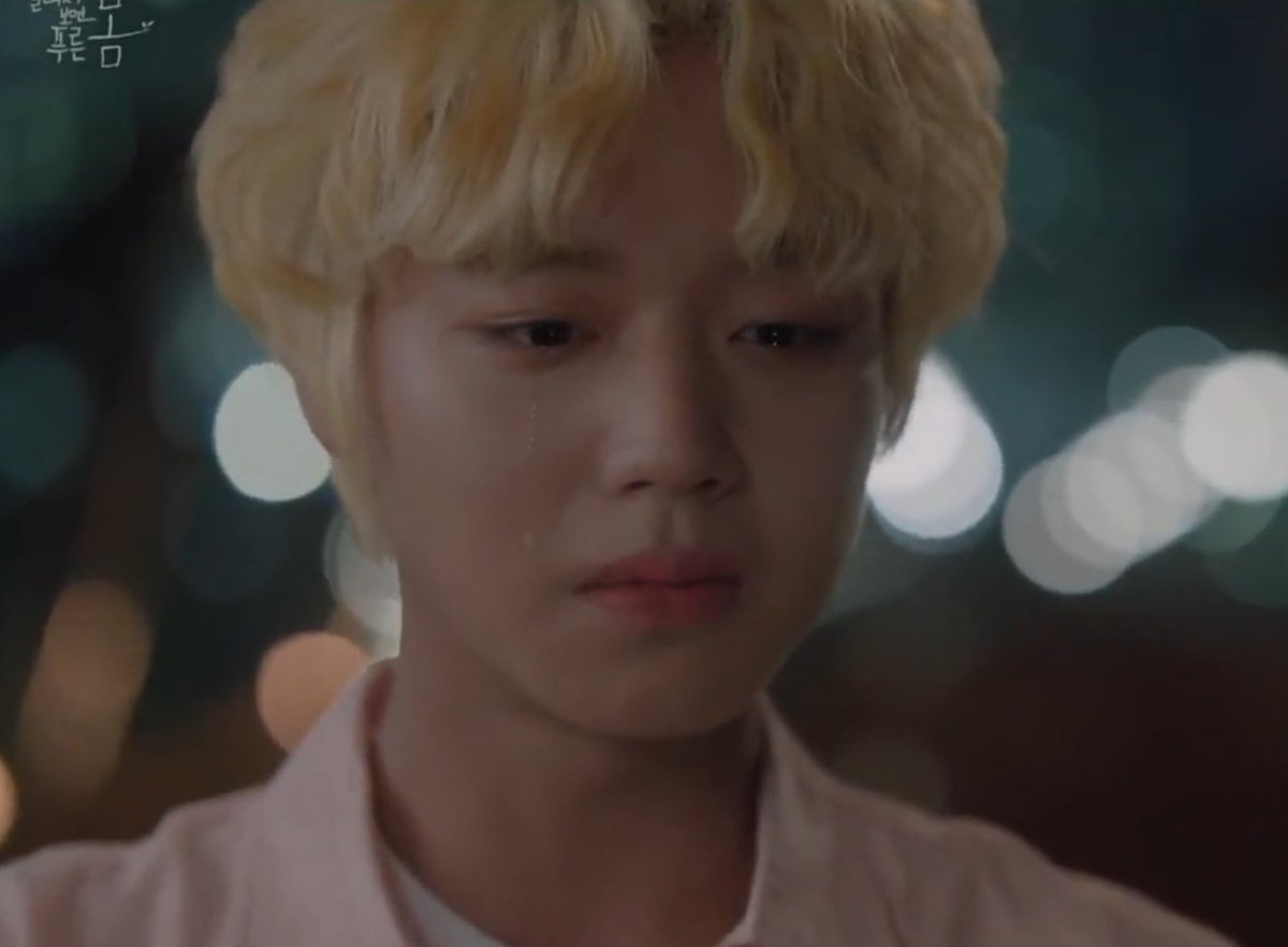 rageandbloom's tweet image. o que custa dar um abraço nele, tudo que esse menino precisa é um abraço enquanto ele chora tudo que tem pra chorar

#atadistancespringisgreen