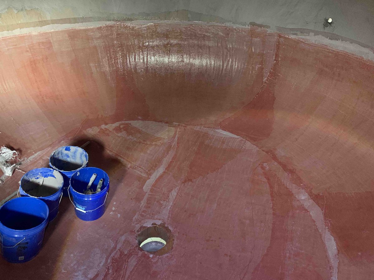 UniversalBlastc's tweet photo. A trowel-applied system of @AkzoNobel_PC Ceilcote 6650 MR Vinyl Ester in an Electroylte Filter Tank!   #linings https://t.co/hIHQhGxhYX