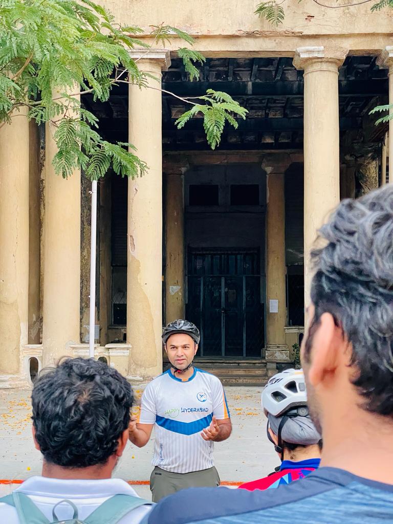 #BicycleTourism
#HyderabadCyclingRevolution
#WorldBicycleDay
#BicycleDay

#HyderabadHeritage cycling Ride to Govt Boys School Aliya Estd 1872 #Hyderabad #Telangana
@historianhaseeb

Consider renovating the  structure

@KTRBRS
@arvindkumar_ias @sselvan @MyHydHeritage