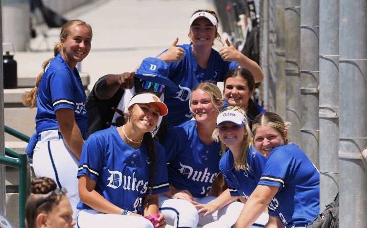 OliviaLDuncan's tweet photo. Praying for one of the most kind hearted, selfless people I know. I’ve never had a coach who loves &amp; cares more about his players &amp; their families than Coach James does. He truly is a blessing &amp; I love him like family. Please keep him &amp; his family in your thoughts &amp; prayers.💙💙 https://t.co/LUKOVuq2ek