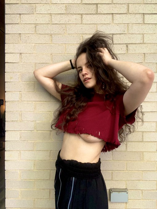 Watch Quinn Finite's leaked NSFW photo on TwXstars