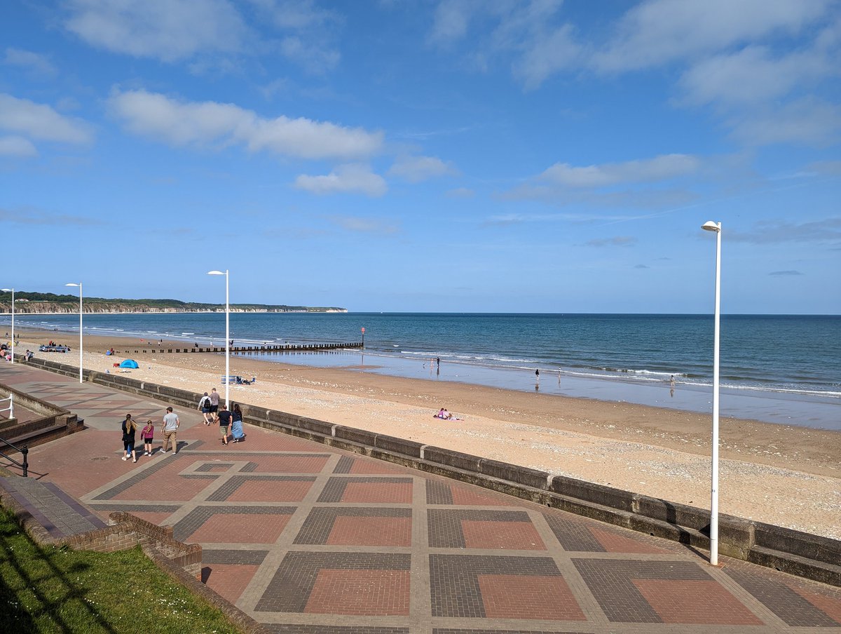 Praetorae's tweet photo. A bit of sunshine in Bridlington. Very pleasant for a nice relaxing seaside holiday 🌞 https://t.co/0C18OBUsZn