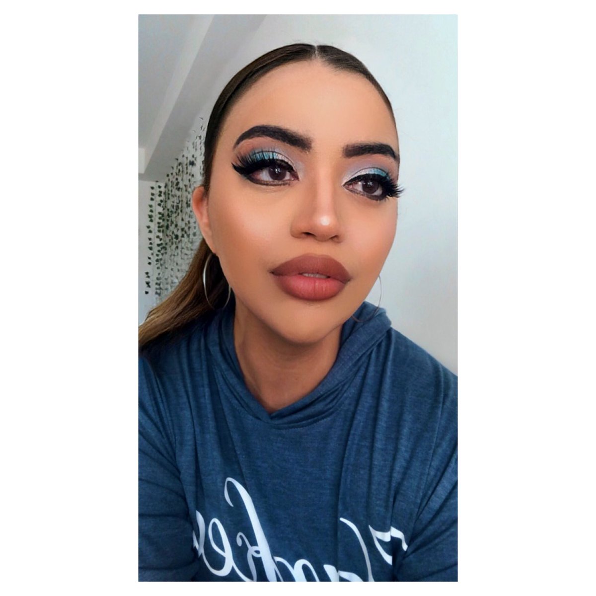 When you wear a #Yankees hoodie, you’re going to want your makeup to match.