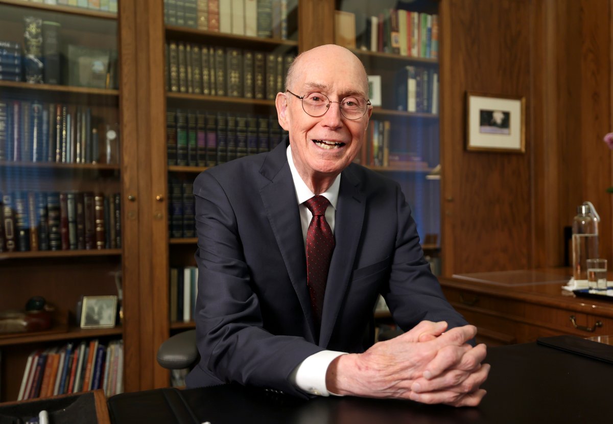 the_churchnews's tweet image. President Henry B. Eyring second counselor in the First Presidency of The Church of Jesus Christ of Latter-day Saints turns 90 years old today. He has served as a general authority since April 1985 and was sustained to the Quorum of the Twelve Apostles on April 1, 1995.

He