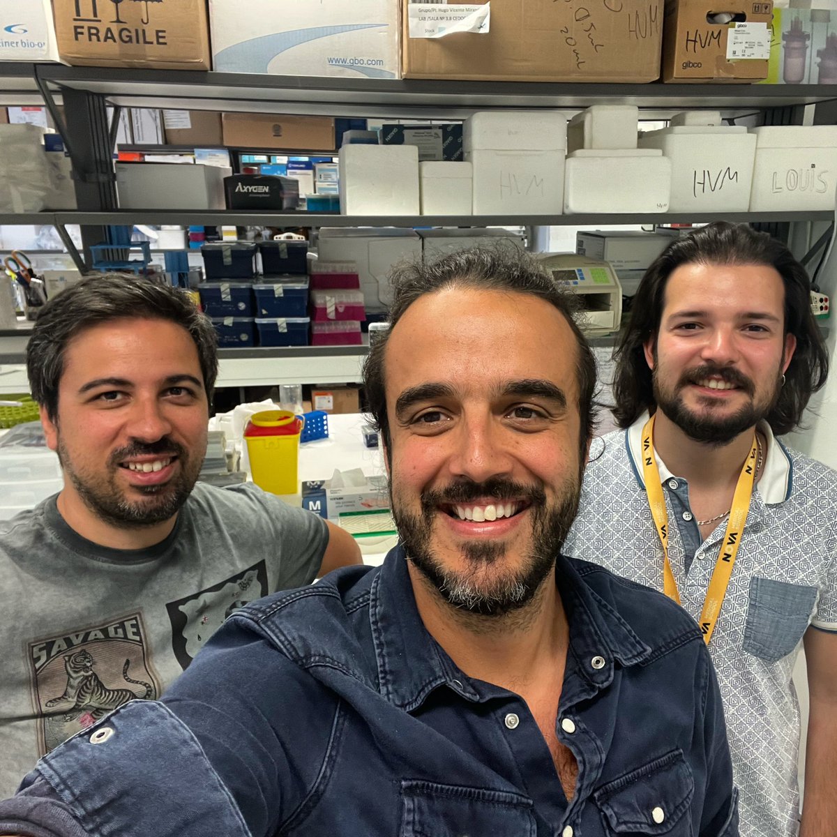 estetoscopiopod's tweet photo. Amanhã temos o terceiro (e último) episódio da temporada piloto do @estetoscopiopod!!! 😱🎙️

O tema vai ser a ligação entre a doença de #Parkinson e #Diabetes, com o @hmvmiranda e o @louismarley31 do @HVMiranda_Lab @nova_medschool. 🧠🩸 https://t.co/V13YtxRXK8