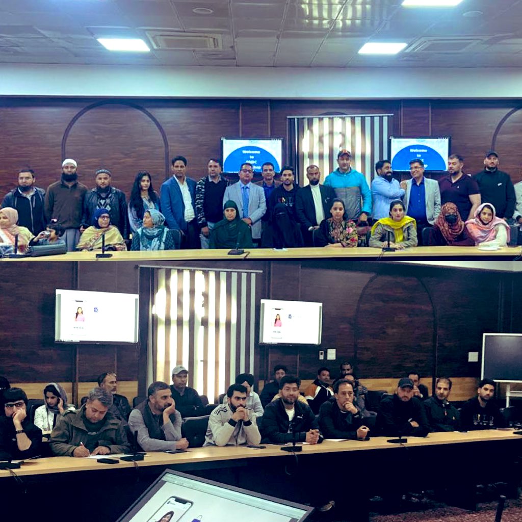 Jktpo_jk's tweet photo. JKTPO concluded on onboarding drive with @ONDC_Official  seller partner @mystore in Srinagar today.This initiative aims to facilitate the onboarding of local sellers, artisans, retailers &amp; small merchants onto the ONDC platform to gain access to a vast digital marketplace
@diprjk https://t.co/lQL8w9JLJJ