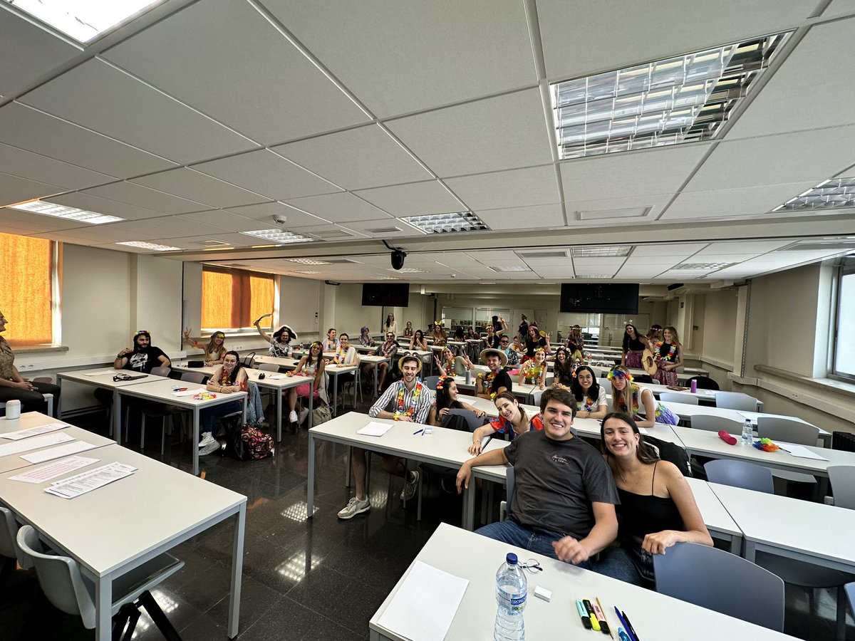 Darrer examen de la 10a promoció de <a href="/FUdGMedicina/">UdG Medicina</a> del mòdul de #MedicinaFamiliariComunitària. Enhorabona!! <a href="/gentudg/">Gent UdG</a> Esperem haver augmentat les vocacions per ser #metge #metgessa #MFiC #AtencióPrimària i sobretot que hàgiu aprés!! @UdG