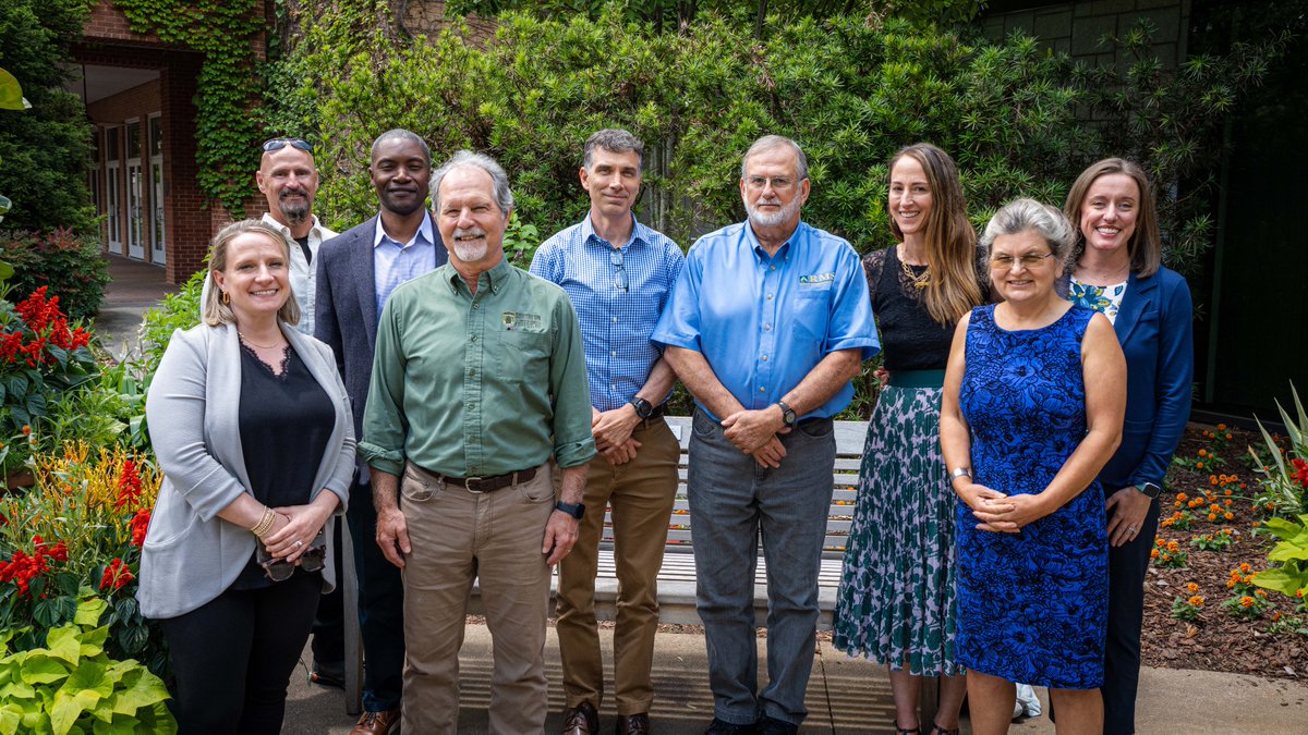 Meet the #KeepingForests Executive Committee -

They serve to strengthen the strategic direction of KF and ensure progress toward our goal of creating the enabling conditions needed to maintain 245 million acres of Southern forests by 2060.

Learn more: bit.ly/3akEBj9