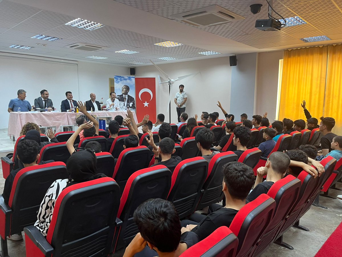 toroslarmem's tweet photo. "Yenilenebilir Enerji" kaynakları ile ilgili  Mimar Sinan MTAL'de "Ögrenci-Sektör Buluşması" etkinliği düzenlendi.

@tcmeb @prof_mahmutozer @ahpehlivan53 @fehmirasimcelik @MersinMEM @AdemKoca46 @toroslarkymkmlk @MikailEREN33 @OguzhanTulucu https://t.co/PaqBuFOHXL