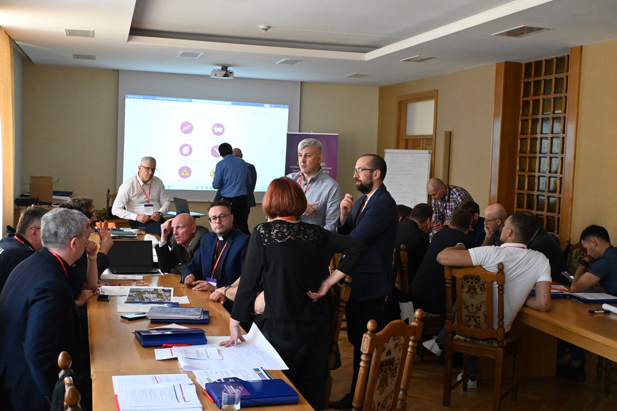 ProSPeReS1's tweet image. The first Prosperes project  pilot training organized by Archdiocese of Lodz and University of Lodz with contribution of Jewish Community of Warsaw, Social Observatory, Lodz Regional Police, Warsaw Municipality Police stared on 31st of May.