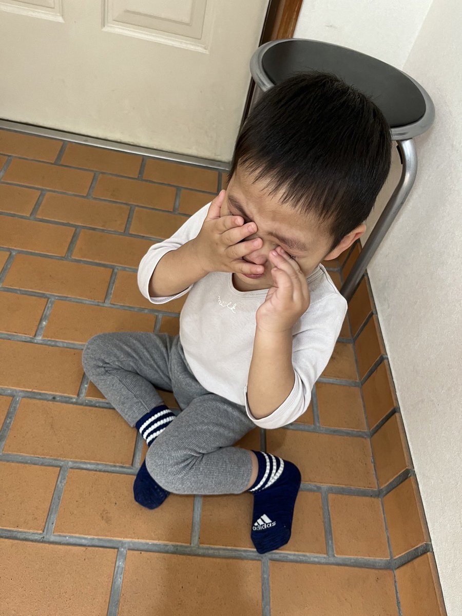 annasama96's tweet photo. 我が家のチビッ子暴走族1歳10ヶ月の琥大龍くん👶🏽ヘルメットとバイクが大好きで最近は佐田ビルダーズに激ハマリ中🏍なのに泣き方はオカマ☠️可愛いの塊でしかない😌わら https://t.co/LRvvTUFNF9