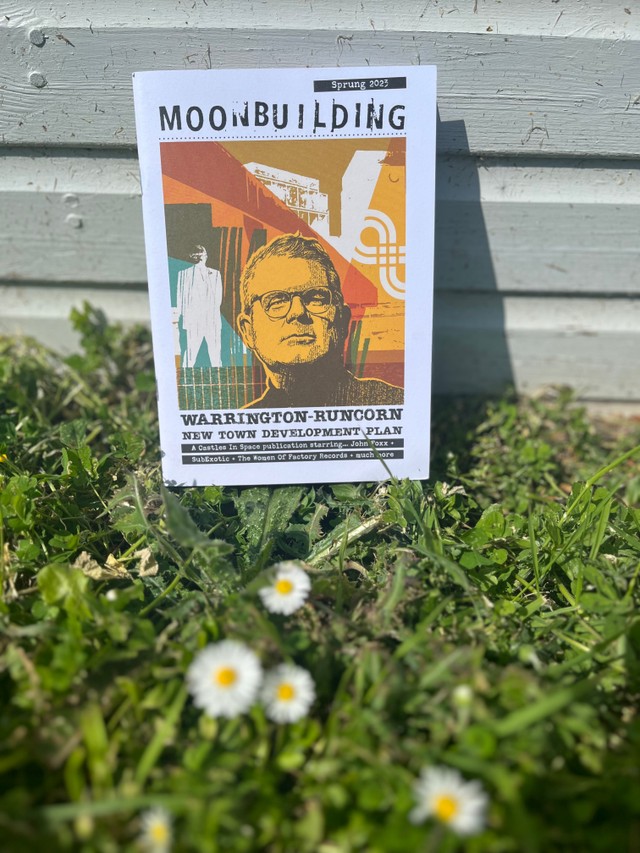 thedivinehammer's tweet image. Book love💛Big thanks to @MoonbuildingMag for featuring Come Away With ESG in the recent Spring issue (alongside a glorious triple pager on @audreyjgolden's essential deep dive into the women of #FactoryRecords) Nab a copy &amp;amp; support your local zine maker moonbuilding.bandcamp.com