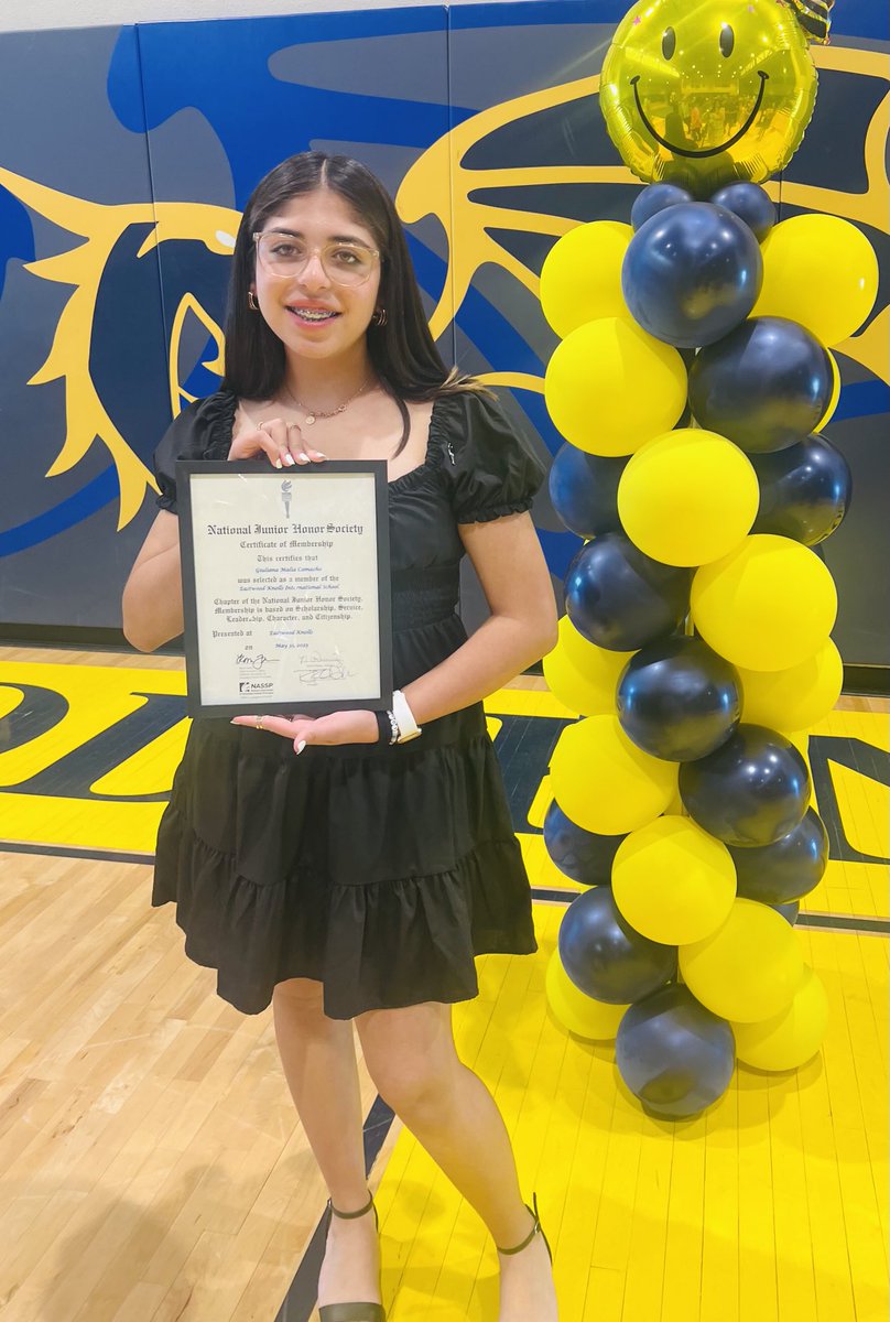David Camacho (@davecamacho_) on Twitter photo Student Athlete making the grades and hustling and learning on the court . National Junior Honor Society induction ceremony! We are extremely proud of our student athlete. Future Trooper ! 👏🏽 #NJHS <a href="/EastwoodKnolls/">Eastwood Knolls 💛💙</a> <a href="/KnollsAthletics/">Knolls Athletics 🐉</a> Student Athlete making the grades and hustling and learning on the court . National Junior Honor Society induction ceremony! We are extremely proud of our student athlete. Future Trooper ! 👏🏽 #NJHS <a href="/EastwoodKnolls/">Eastwood Knolls 💛💙</a> <a href="/KnollsAthletics/">Knolls Athletics 🐉</a>