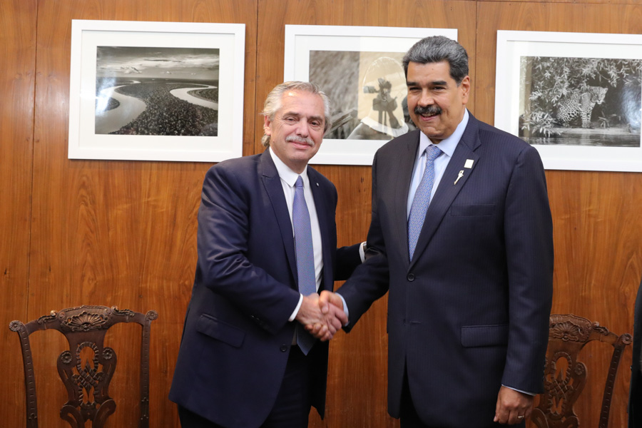 #NotiMippCI 📰🗞| Venezuela y Argentina revisan avances de sus relaciones bilaterales. Lea más ⏩ acortar.link/QBkKXM
#ElSurRenace