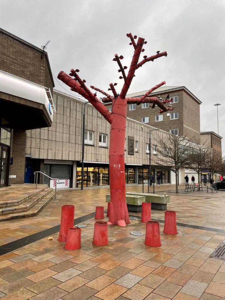 North Lanarkshire Heritage Centre in touch this afternoon to let us know that they have a new display about the Garden Festival's Motherwell Tree (featuring its maquette). The real thing, of course, continues to grace the town's Merry Street @ForTheBurds @nlcpeople @NL_Heritage