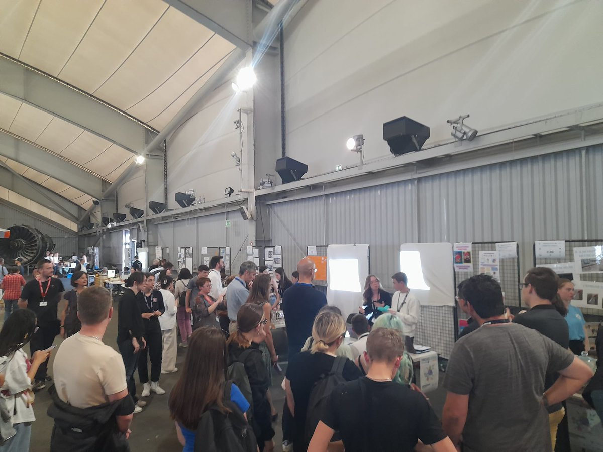 Incroyable dernier passage devant le jury de la finale du concours CGénial et l’équipe du <a href="/clgBouligny/">Collège de Bouligny</a> au complet ! Ils ont brillé par leur éloquence et leur aisance ! Félicitations !! <a href="/Classe_Denis/">Sabrina Denis</a> <a href="/LoicBetting/">Loic betting</a>