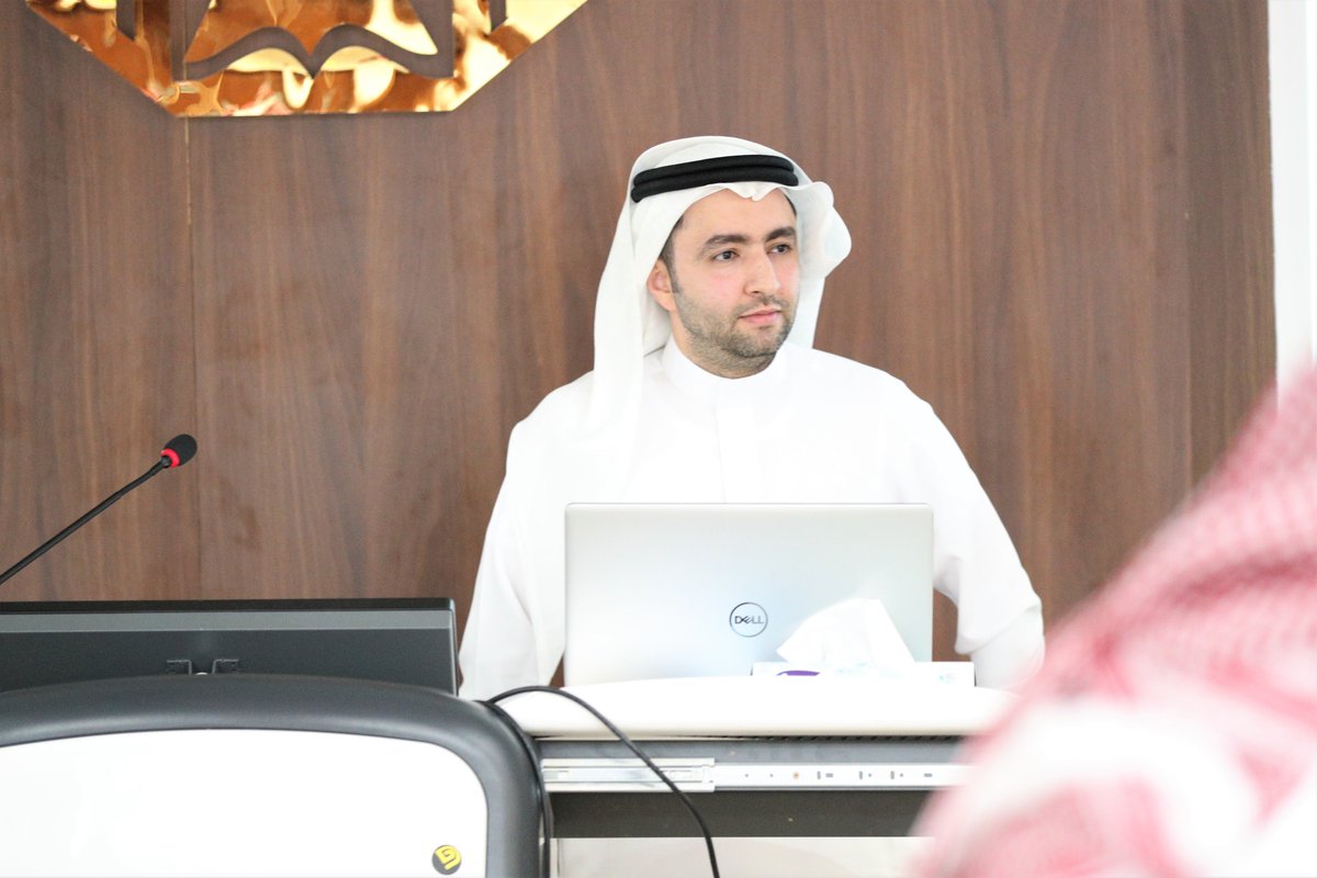 taibahu's tweet photo. خلال ورشة العمل

استعرض وكيل عمادة التطوير والجودة للقياس والتقويم بـ #جامعة_طيبة د.عبدالملك القرشي المرتكزات الداعمة لإعداد الدراسة والتي شملت استراتيجيات القطاعات المختلفة ونتائج وبيانات واحصائيات سوق العمل بمنطقة #المدينة_المنورة. https://t.co/D3Syb1dHiC