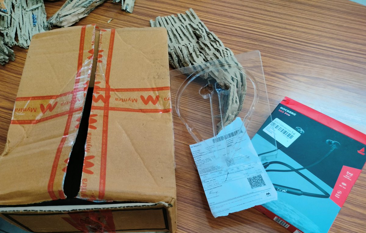 ajaysphatak09's tweet photo. Disappointed with my recent @myntra order! Received an empty packet instead of the boAt Rockerz 103 Pro M neckband I ordered. 😞 Customer service, please help resolve this issue ASAP!
Complaint already raised..!! @RockWithboAt
#Myntra #CustomerService #EmptyPacket #Disappointed https://t.co/B5WzvRrnYu