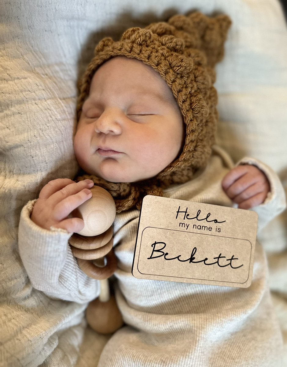 Congratulations to my fantastic northern Minnesota outreach director Rachel Loeffler-Kemp and her husband Brent on the birth of the adorable Beckett. Like the name tag and practical Duluth good-for-all-weather hat! https://t.co/DORiZHc7MX