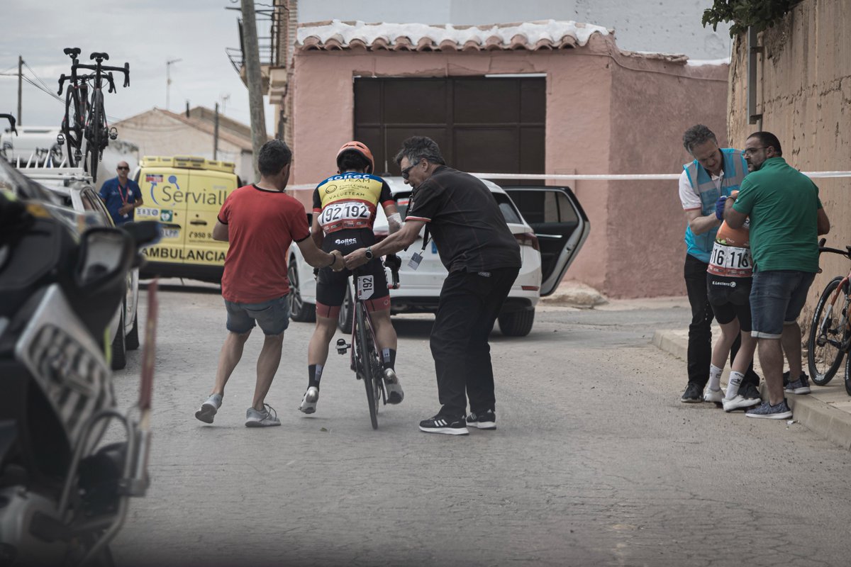 “GUIÑO ESPECIAL A LOS MÉDICOS DE LAS COMPETICIONES CICLISTAS” acortar.link/H7n5u5   #SoltecTeamCostaCálida